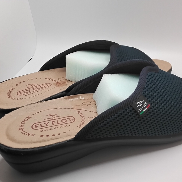 Fly - Picture 5 of 9